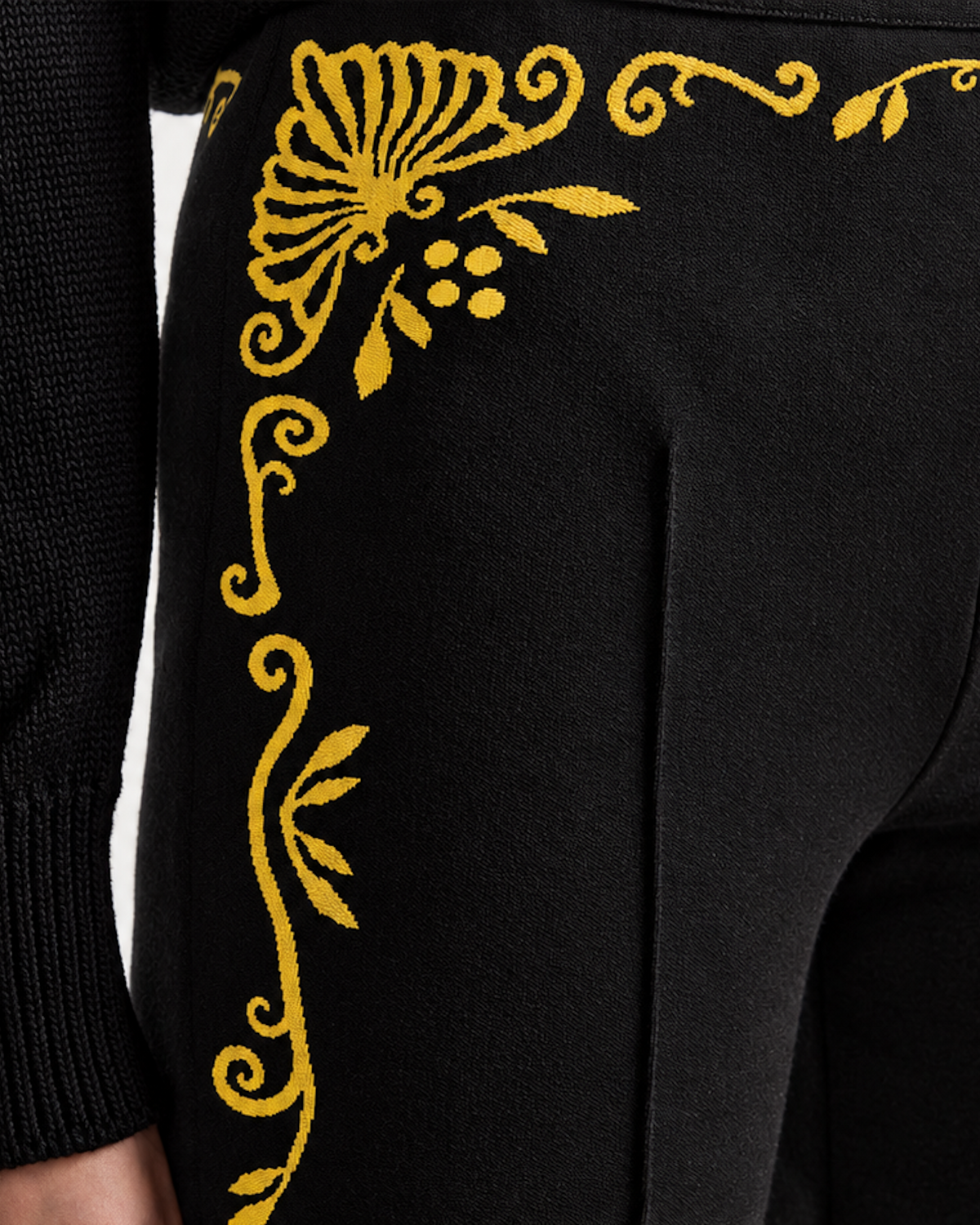 Scroll Pant in Black/Yellow
