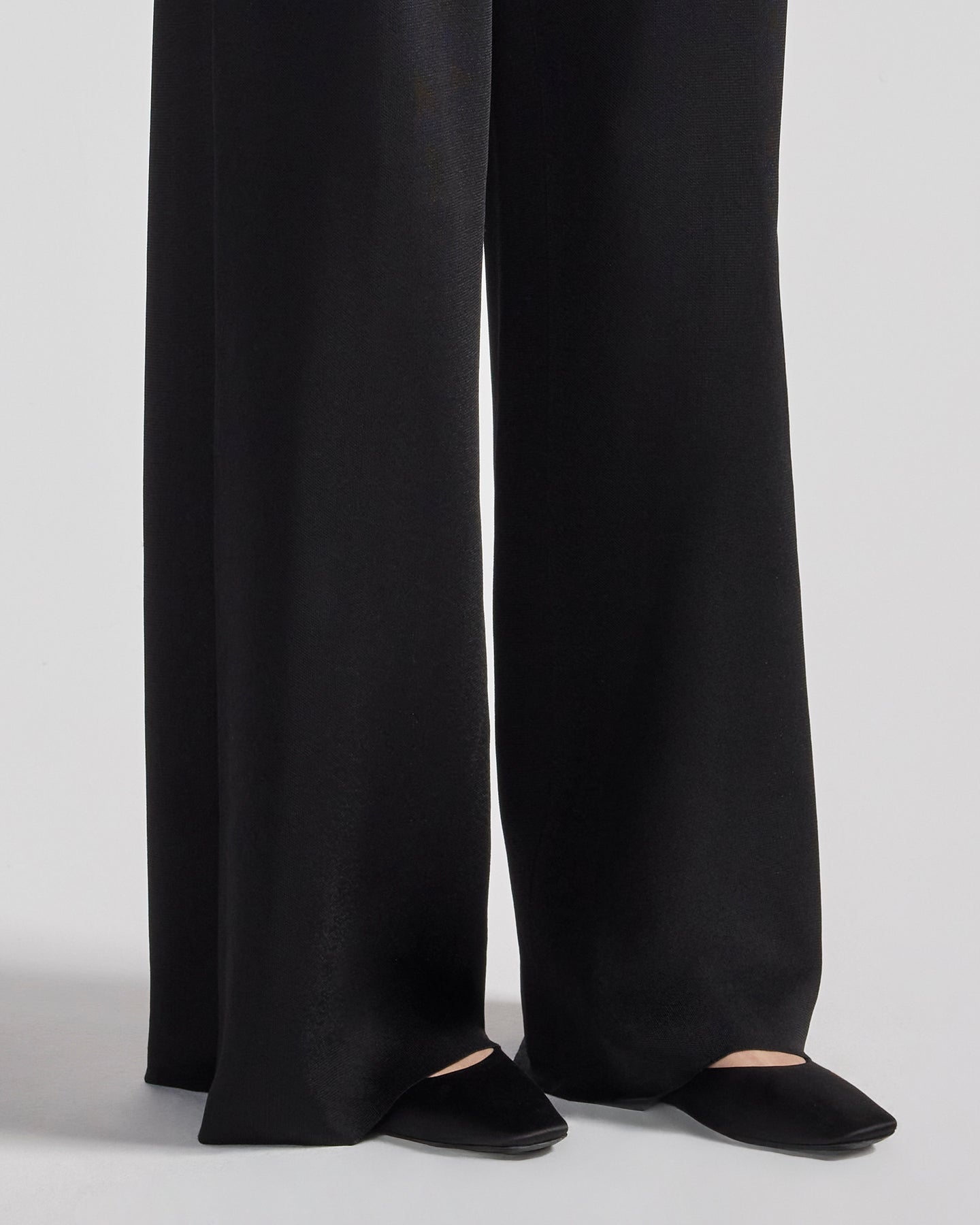 Slinky Gene Pant in Black