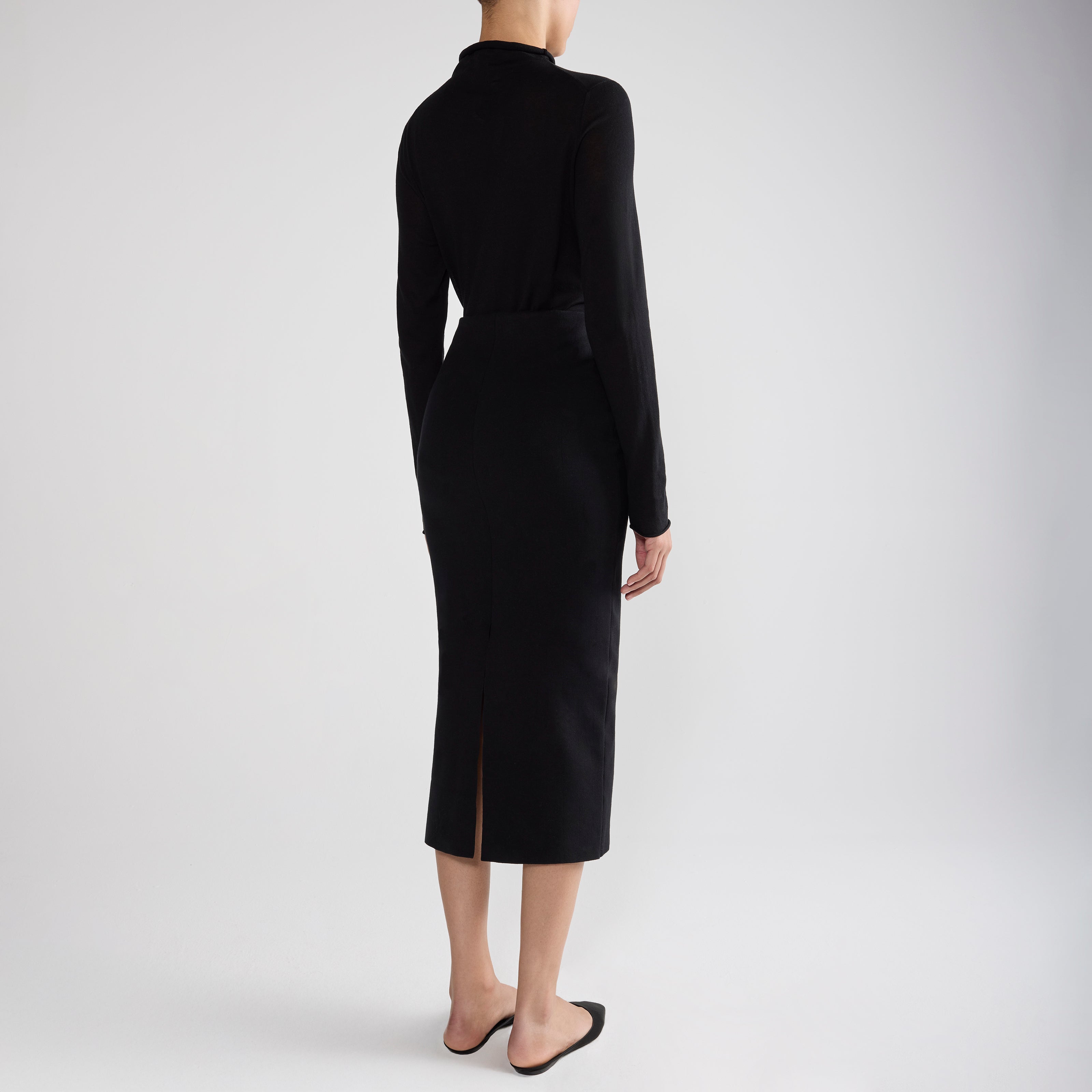 【関税込み】High Sport ブラック Petra ミディアムスカート Petra Skirt in Black – High Sport