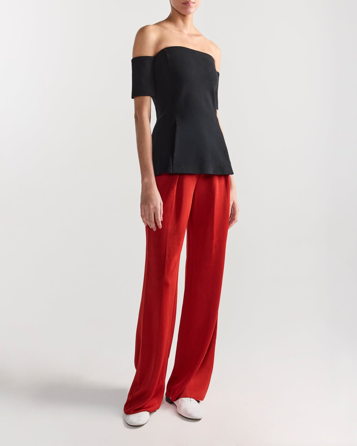 Sela Top in Black