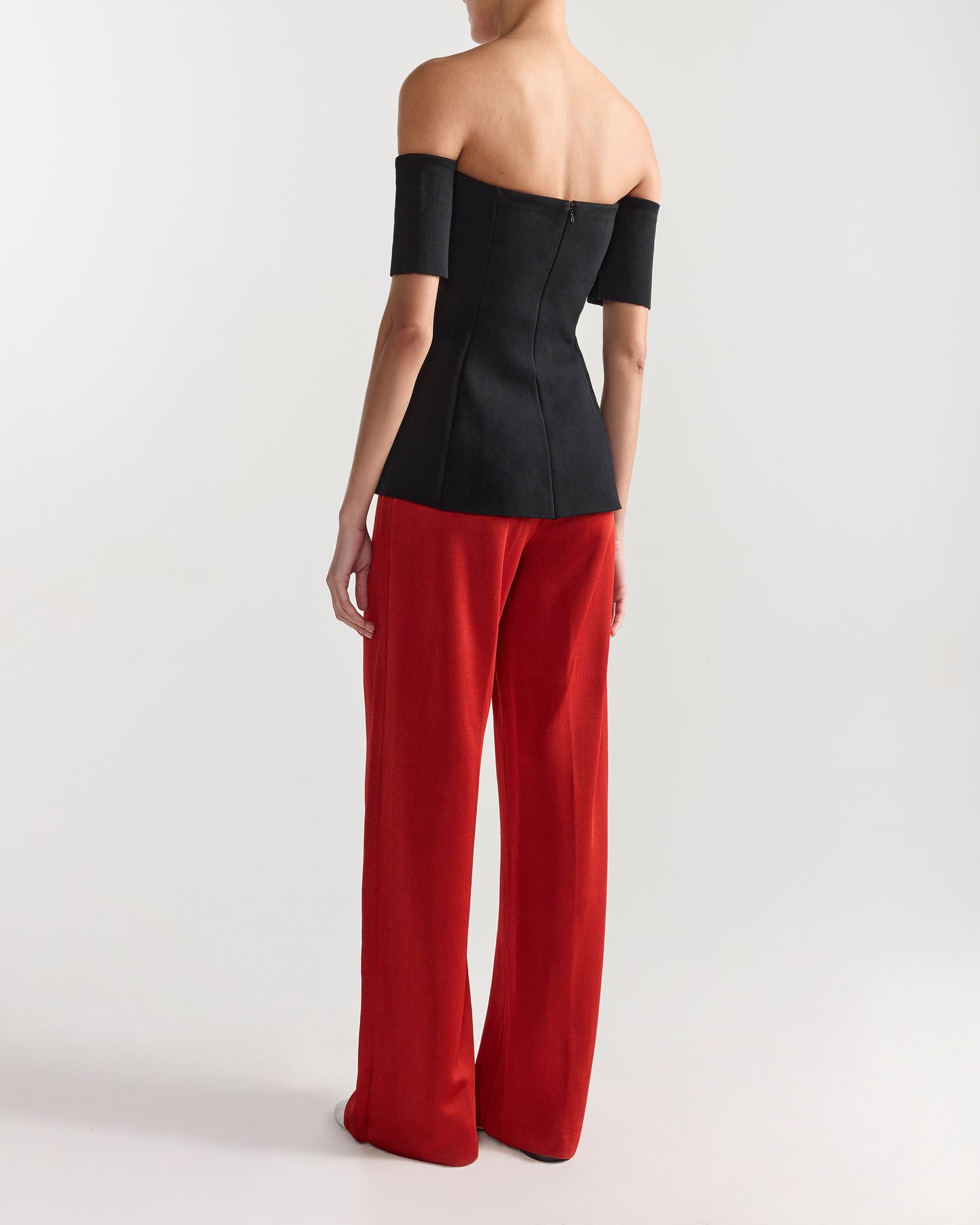 Sela Top in Black