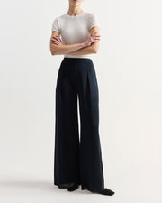 Slinky Gene Pant in Navy