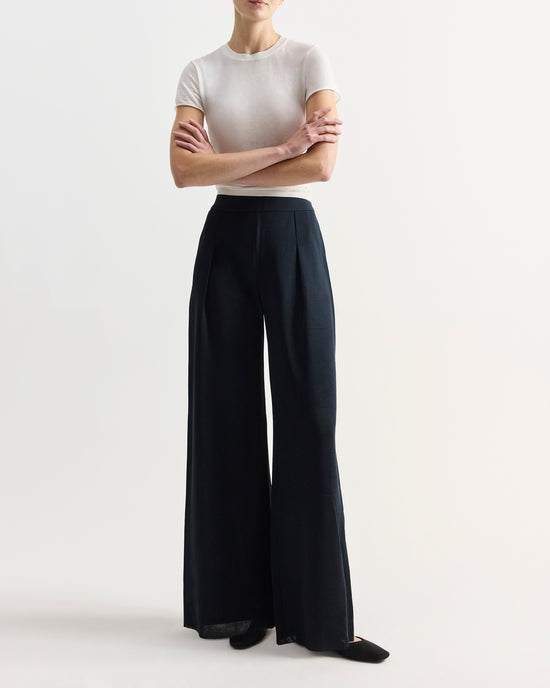 Slinky Gene Pant in Navy