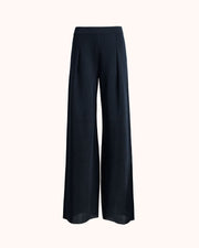 Slinky Gene Pant in Navy