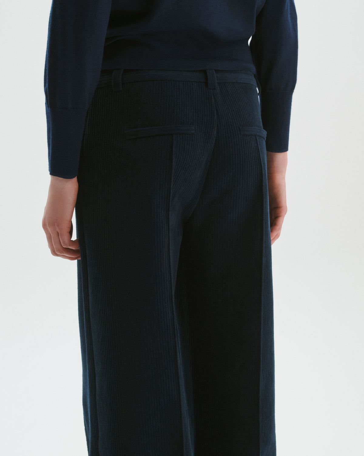 Devon Pant in Dark Blue Corduroy