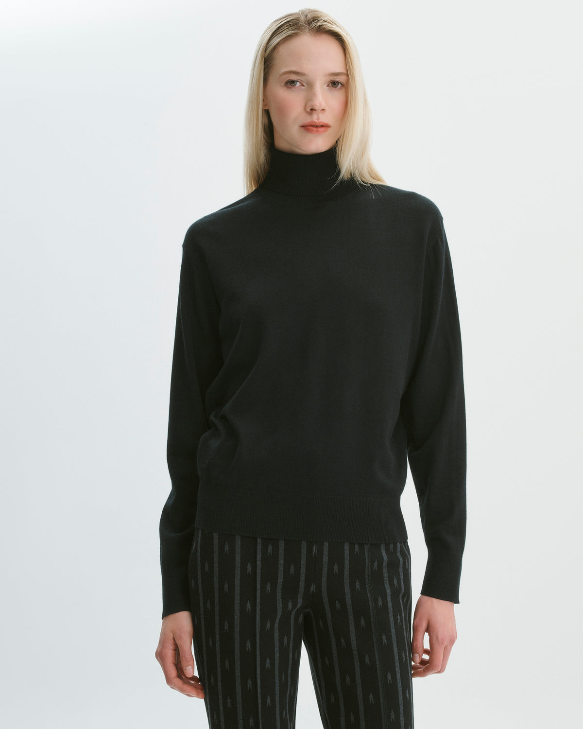 Griffin Turtleneck in Black