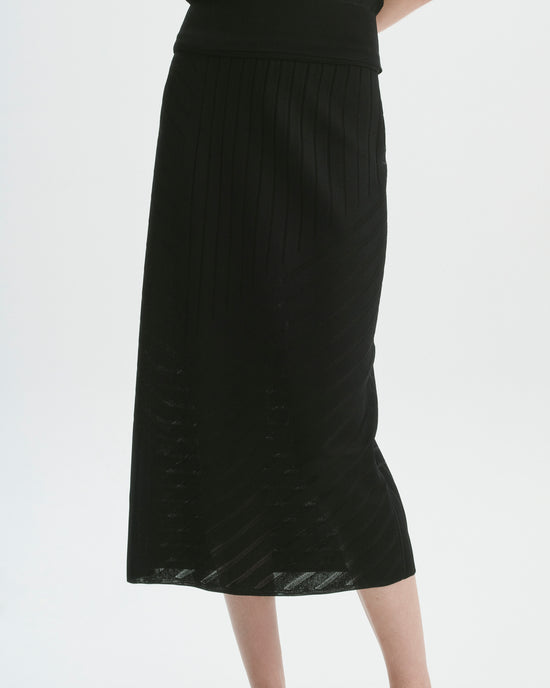 Slinky Nat Skirt in Black